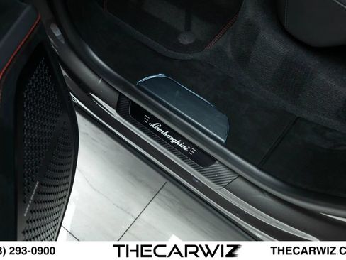 Used 2023 Lamborghini Urus Performante AWD/4WD image 86