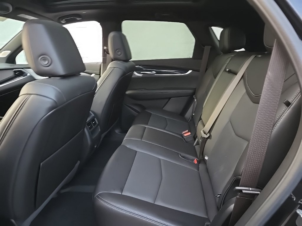 Certified 2024 Cadillac XT5 Premium Luxury w/ Technology Package AWD/4WD image 15