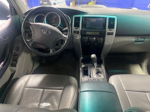 Used 2007 Toyota 4Runner SR5 AWD/4WD image 10