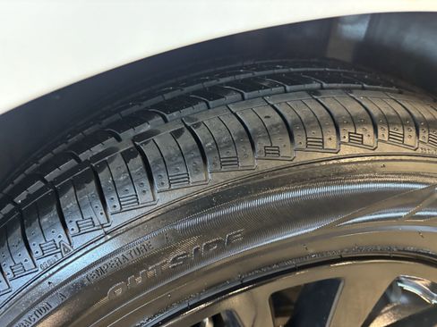 Certified 2025 Toyota Camry LE image 32