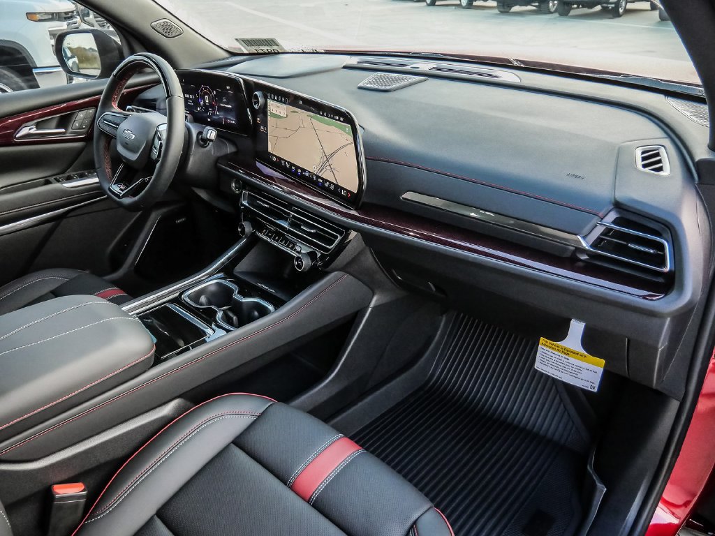 New 2027 Chevrolet Traverse RS w/ LPO, Floor Liner Package FWD image 16