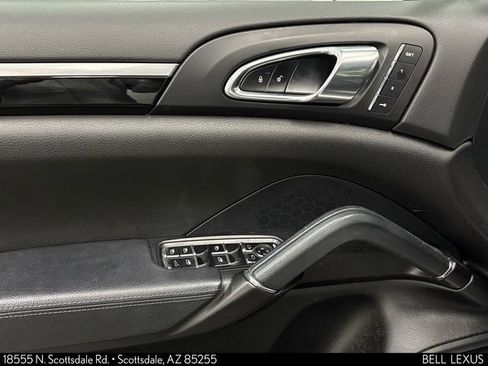 Used 2016 Porsche Cayenne AWD/4WD image 13