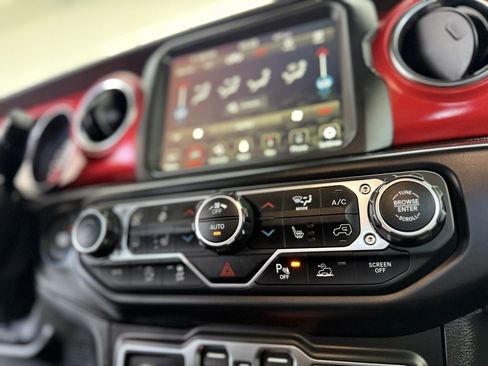 Used 2021 Jeep Gladiator Rubicon image 35