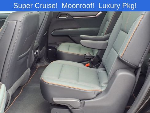 Used 2024 GMC Acadia AT4 w/ Super Cruise Package AWD/4WD image 5