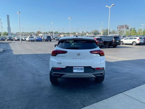 Certified 2024 Buick Encore GX Preferred w/ Advanced Technology Package FWD image 4