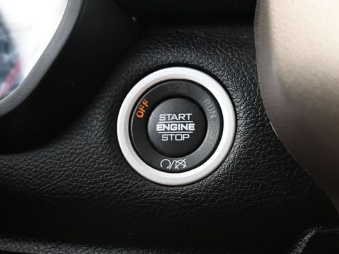 Used 2024 RAM 2500 Laramie AWD/4WD image 18