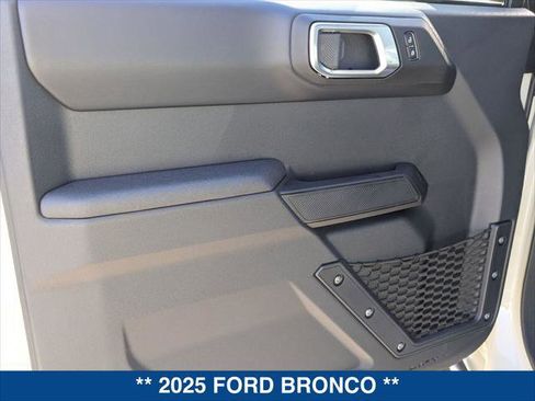 New 2025 Ford Bronco Badlands image 10