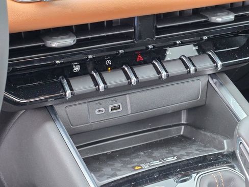 New 2026 GMC Canyon AT4 w/ Technology Plus Package AWD/4WD image 39