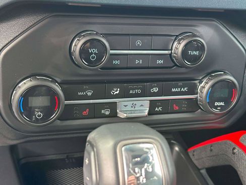 Certified 2025 Ford Bronco Heritage Edition image 26