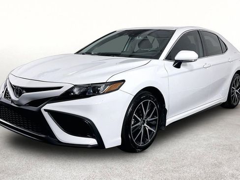 Used 2024 Toyota Camry SE w/ Convenience Package FWD image 14
