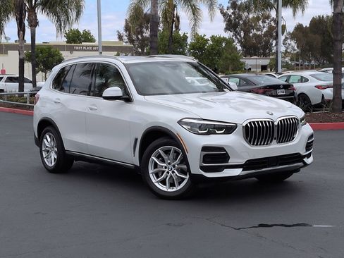 Certified 2022 BMW X5 xDrive40i AWD/4WD image 2