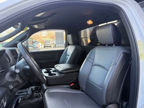 Used 2022 RAM 3500 Tradesman w/ Chrome Appearance Group image 7