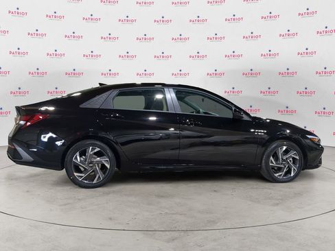 Used 2025 Hyundai Elantra Sport image 7