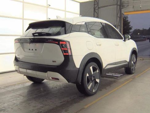 Used 2025 Nissan Kicks SR FWD image 6
