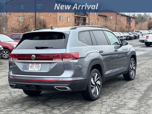 Used 2025 Volkswagen Atlas SE image 3