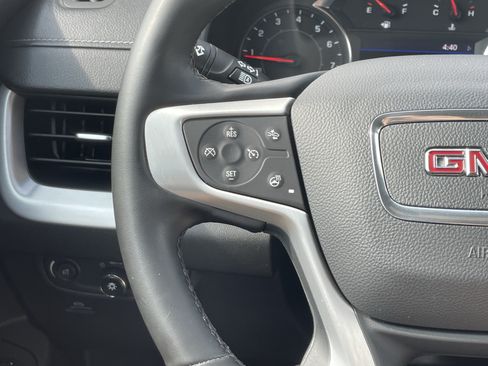 Used 2023 GMC Terrain SLT AWD/4WD image 18