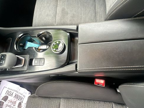 Used 2021 Nissan Rogue SV image 12