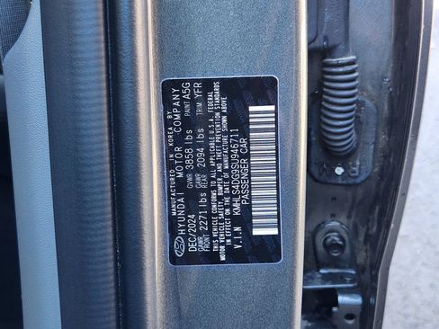 Used 2025 Hyundai Elantra SEL FWD image 25