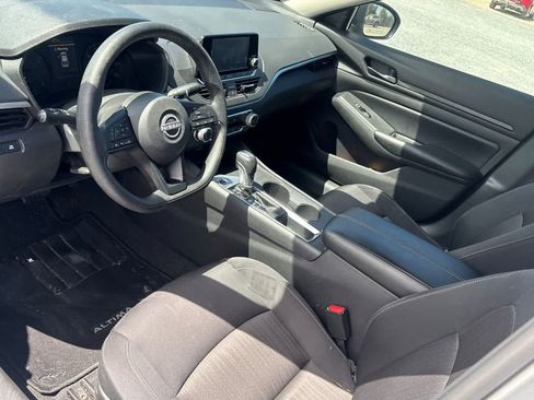 Used 2024 Nissan Altima 2.5 S FWD image 14