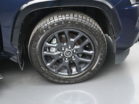 Certified 2023 Toyota Sequoia Platinum AWD/4WD image 41