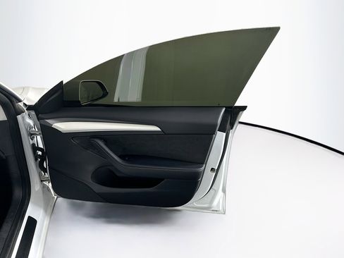 Used 2022 Tesla Model 3 Long Range image 32