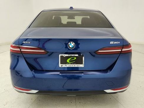 Used 2026 BMW 530i xDrive image 5