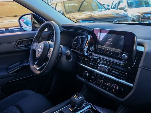 New 2025 Nissan Pathfinder SV image 20