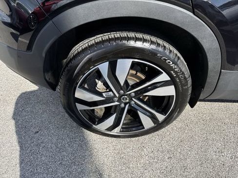 Used 2023 Volvo XC40 B5 Plus w/ Driver Assist Package AWD/4WD image 32