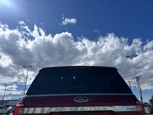 Used 2019 Ford Expedition Max XLT w/ Equipment Group 202A AWD/4WD image 3