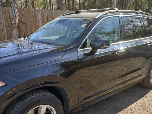 Used 2019 Volvo XC90 T5 Momentum image 3