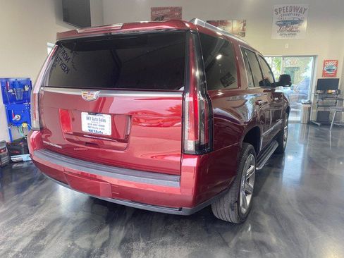 Used 2019 Cadillac Escalade Premium Luxury AWD/4WD image 8