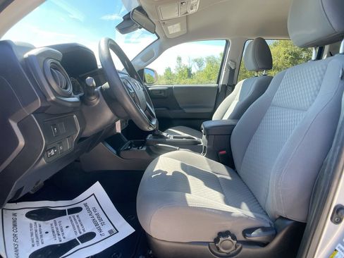 Used 2021 Toyota Tacoma SR w/ SR Convenience Package RWD image 12