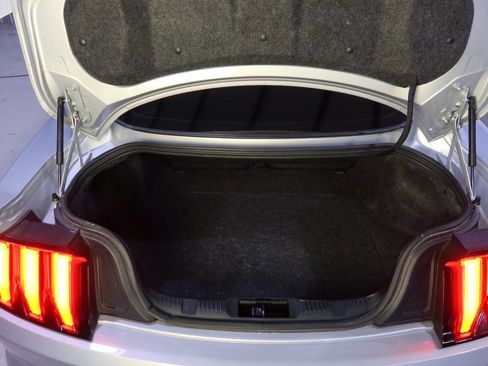 Used 2019 Ford Mustang GT Premium RWD image 27