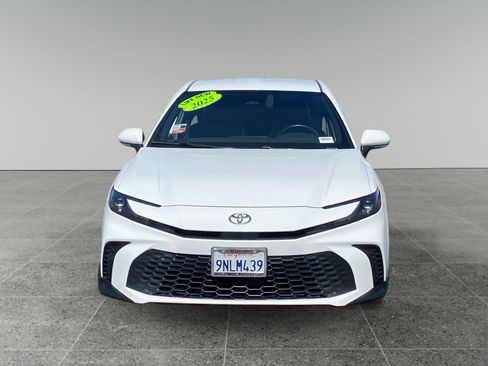 Used 2025 Toyota Camry SE image 8
