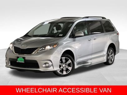 Used 2017 Toyota Sienna SE