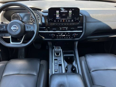 Used 2025 Nissan Pathfinder SL w/ SL Premium Package FWD image 13