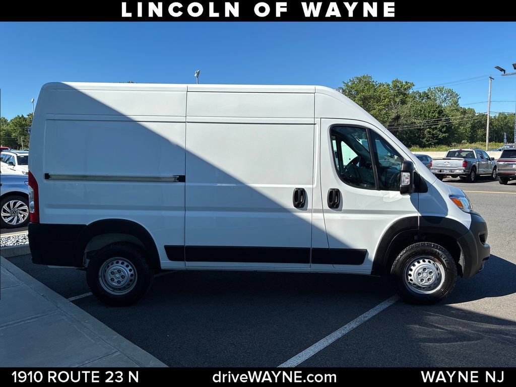 Used 2024 RAM ProMaster 2500 w/ Convenience Group FWD image 8