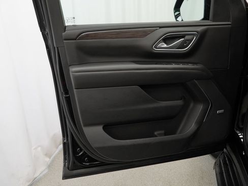 Used 2022 Chevrolet Tahoe LT w/ Luxury Package AWD/4WD image 24