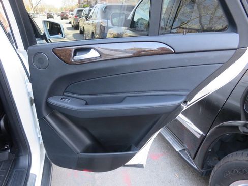 Used 2018 Mercedes-Benz GLE 350 4MATIC image 31