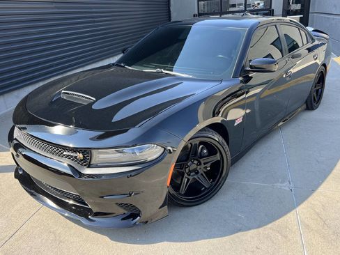 Used 2020 Dodge Charger Scat Pack w/ Plus Group image 2