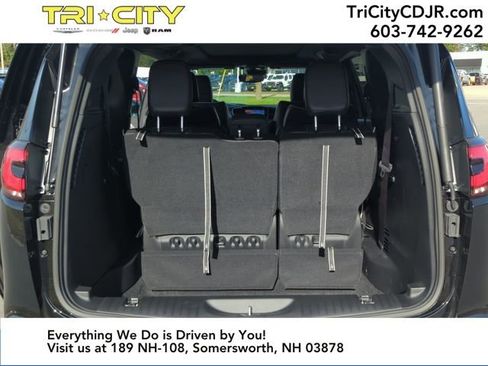 New 2026 Chrysler Pacifica Limited w/ S Appearance Package image 37