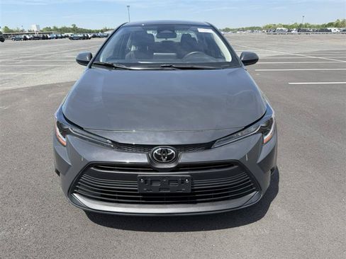 Used 2026 Toyota Corolla LE FWD image 3