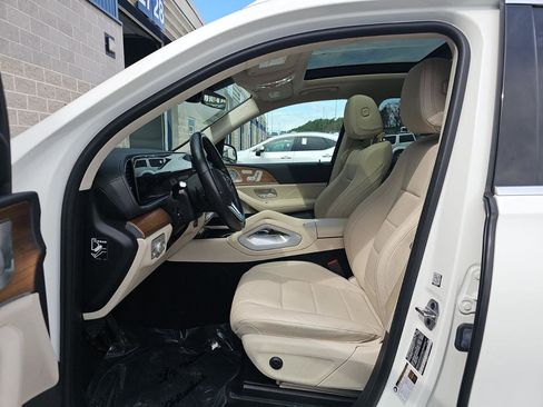 Used 2022 Mercedes-Benz GLS 450 4MATIC image 9