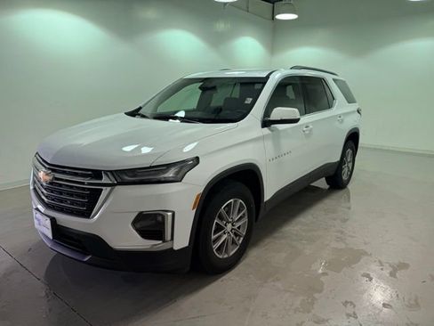 Certified 2023 Chevrolet Traverse LT image 3