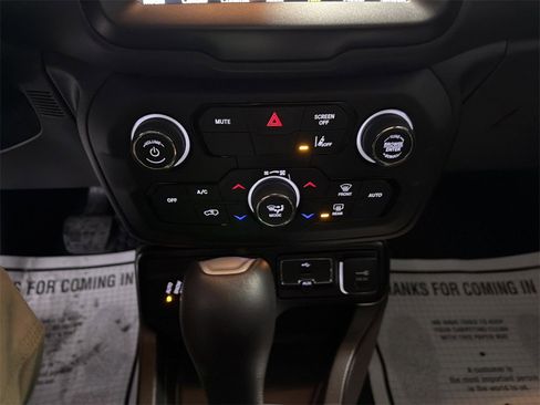 Used 2023 Jeep Renegade Trailhawk w/ Trailhawk Elite Group image 22