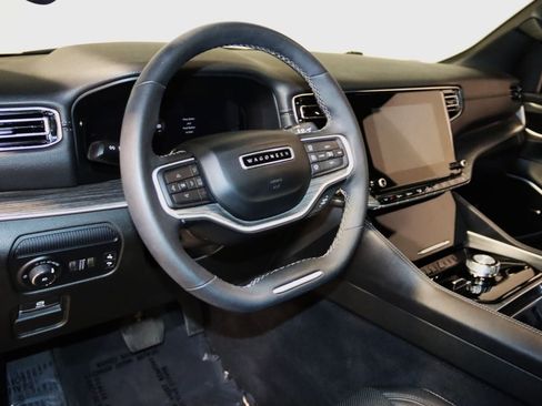 Used 2023 Jeep Wagoneer L Series II w/ Premium Group I AWD/4WD image 40