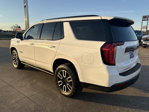 Used 2023 GMC Yukon AT4 w/ AT4 Premium Package image 4