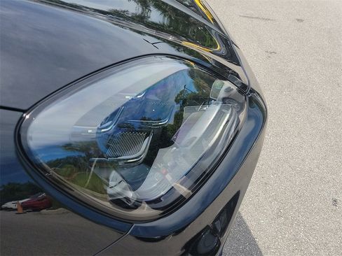 Used 2025 Porsche Cayenne image 15