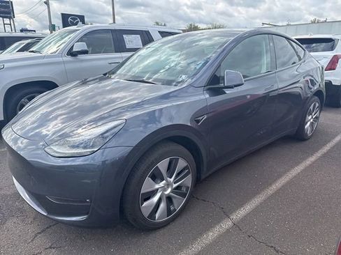 Used 2023 Tesla Model Y Long Range image 4