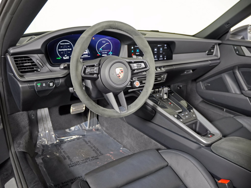 Certified 2025 Porsche 911 Carrera w/ Premium Package RWD image 4